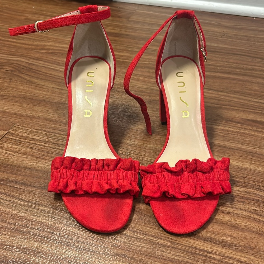 Unisa Block Heel with strap, red, 7